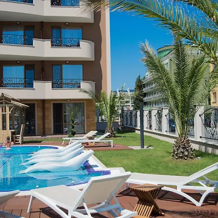Apartmanhotel Boutique Versis 5*