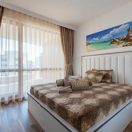 Apartmanhotel Boutique Versis 5*