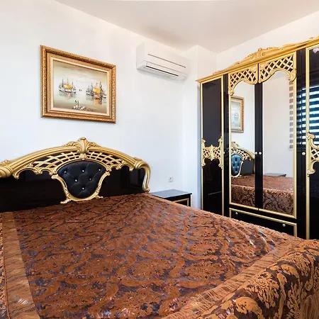 Apartmanhotel Boutique Versis 5*