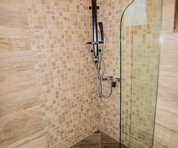 维尔希斯精品公寓式酒店 5* 阳光海滩