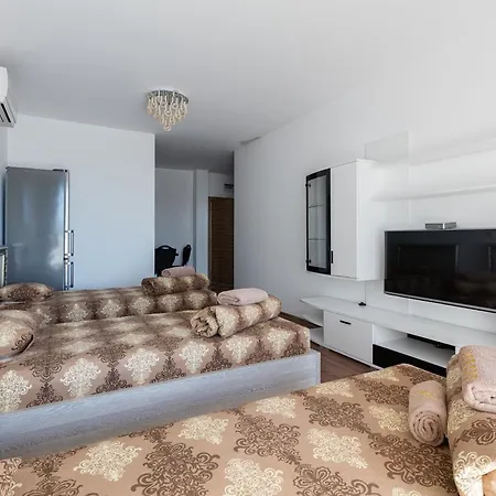 Boutique Versis Aparthotel 5*
