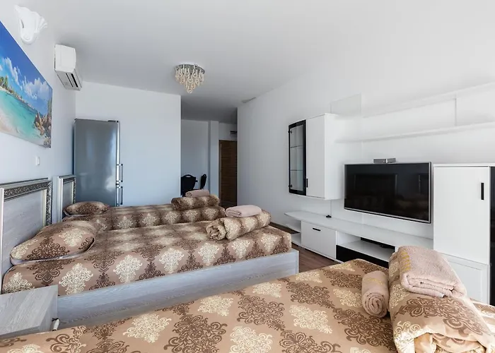 Boutique Versis Aparthotel 5*